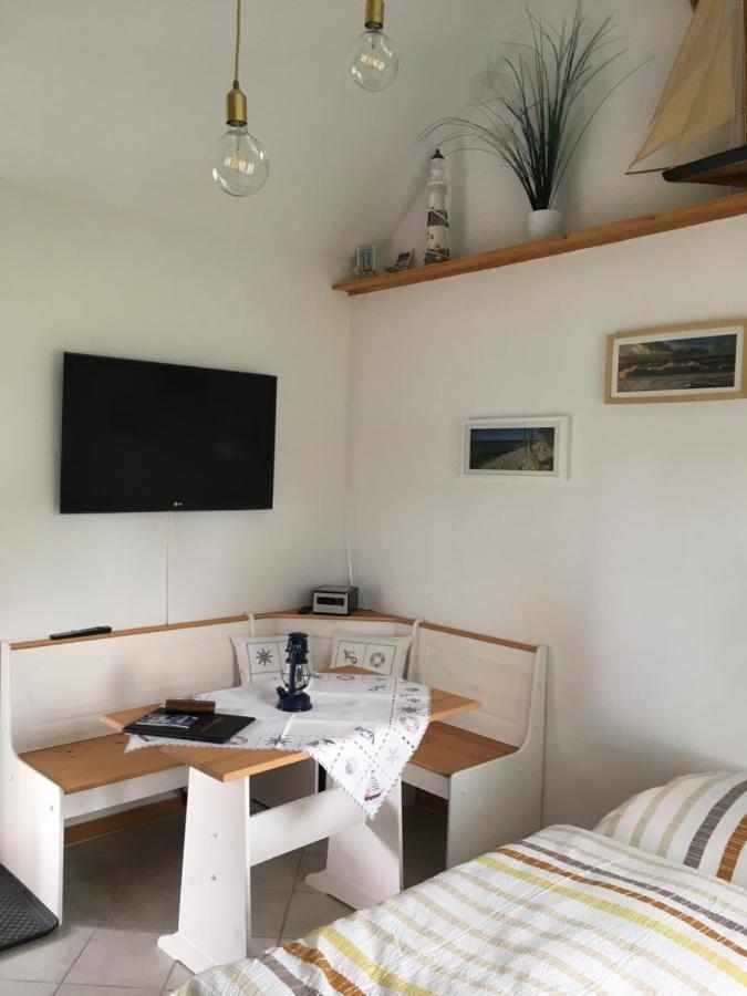 Ferienhaus Alte Schule Rambin Auf Ruegen Екстериор снимка